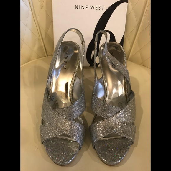 NEW Nine West Silver Sparkling Shoes - Picture 2 of 9